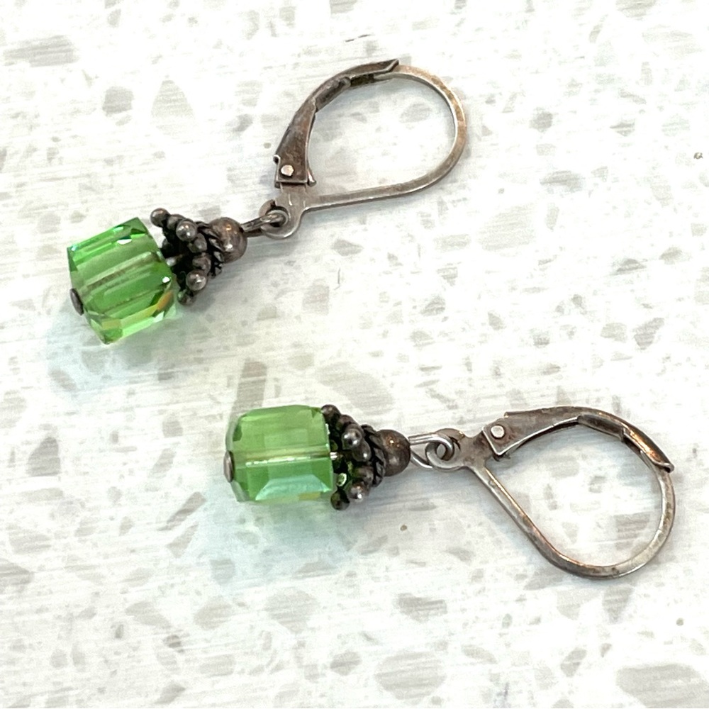 Peridot Swarovski Crystal Cube 925 Sterling Silver Earrings August Birthday - Picture 2 of 6